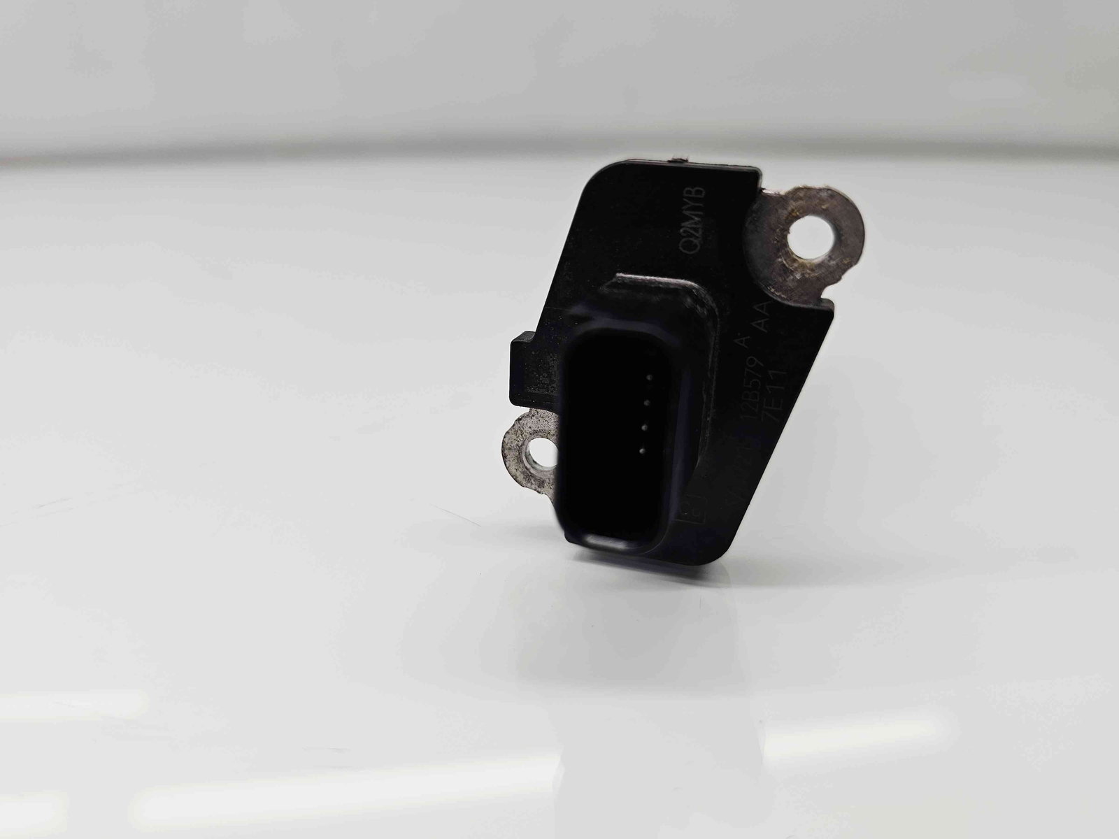 Senzor debitmetru aer Ford Tourneo Courier [Fabr 2014-2020] 8V2112B579AA 1.0 Benz M1DA 74KW / 100CP - imagine 2