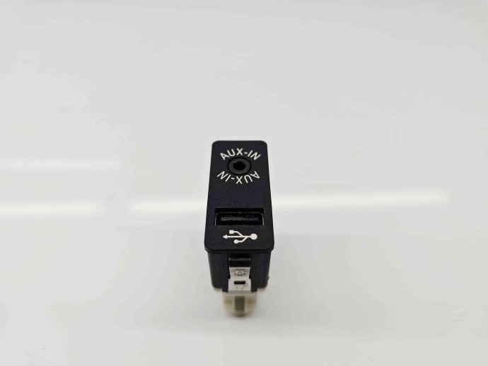  Conector auxiliar USB Bmw X5 (E70) [Fabr 2007-2013] 9237654