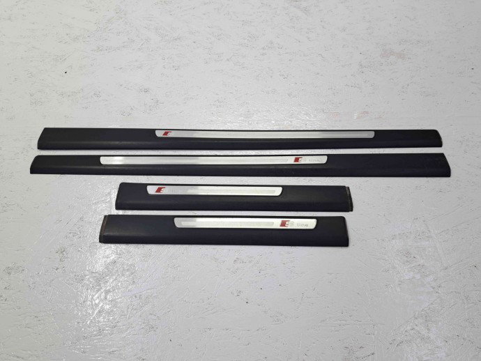Set trimuri prag Audi A6 (4F2, C6) [Fabr 2004-2010] 4F0853373E | 4F0853374C