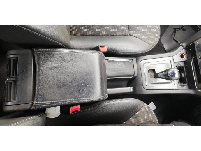 Consola centrala Opel Vectra C 2.2 L50 OEM 2003-2008