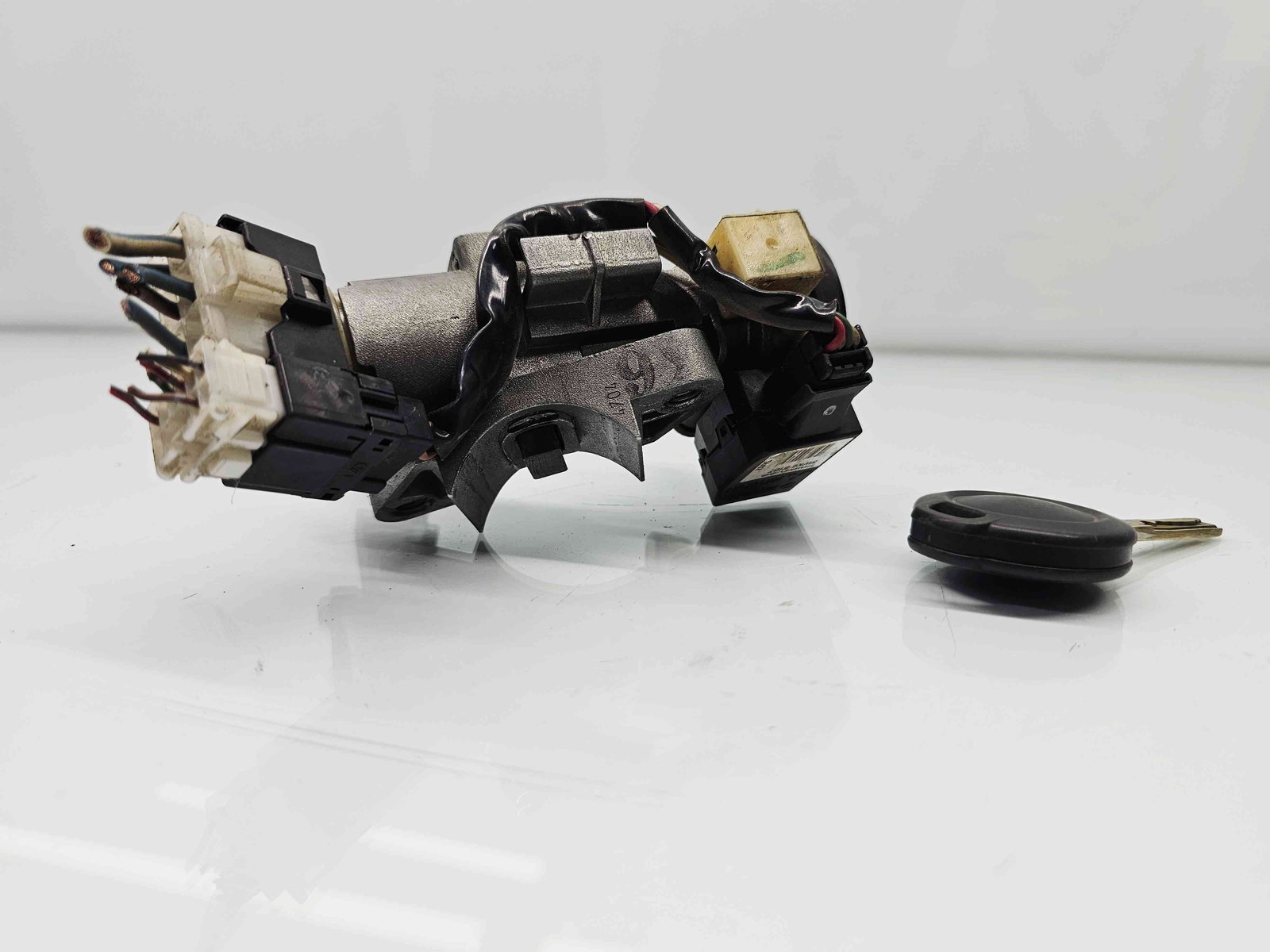 Contact cu cheie MITSUBISHI Colt [Fabr 2002-2013] MR955230 1.3 Benz 13593070KW / 95CP - imagine 3