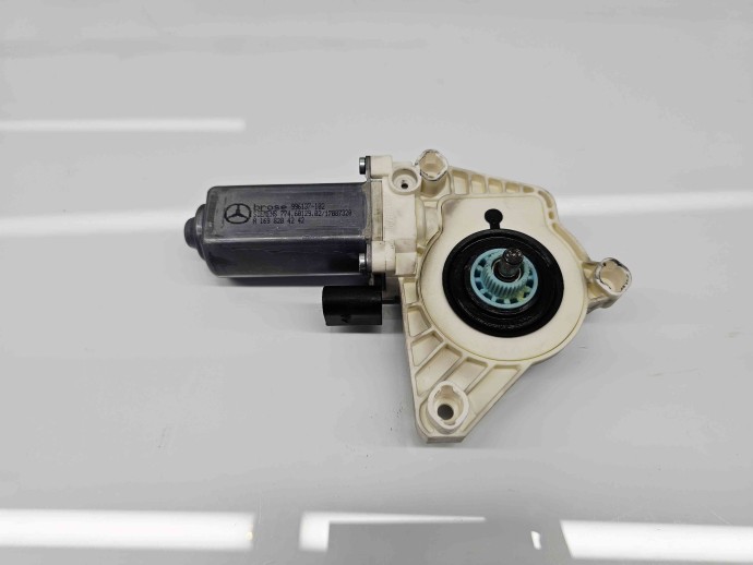 Motoras geam dreapta fata Mercedes Clasa B (W245) [Fabr 2005-2011] A1698204242