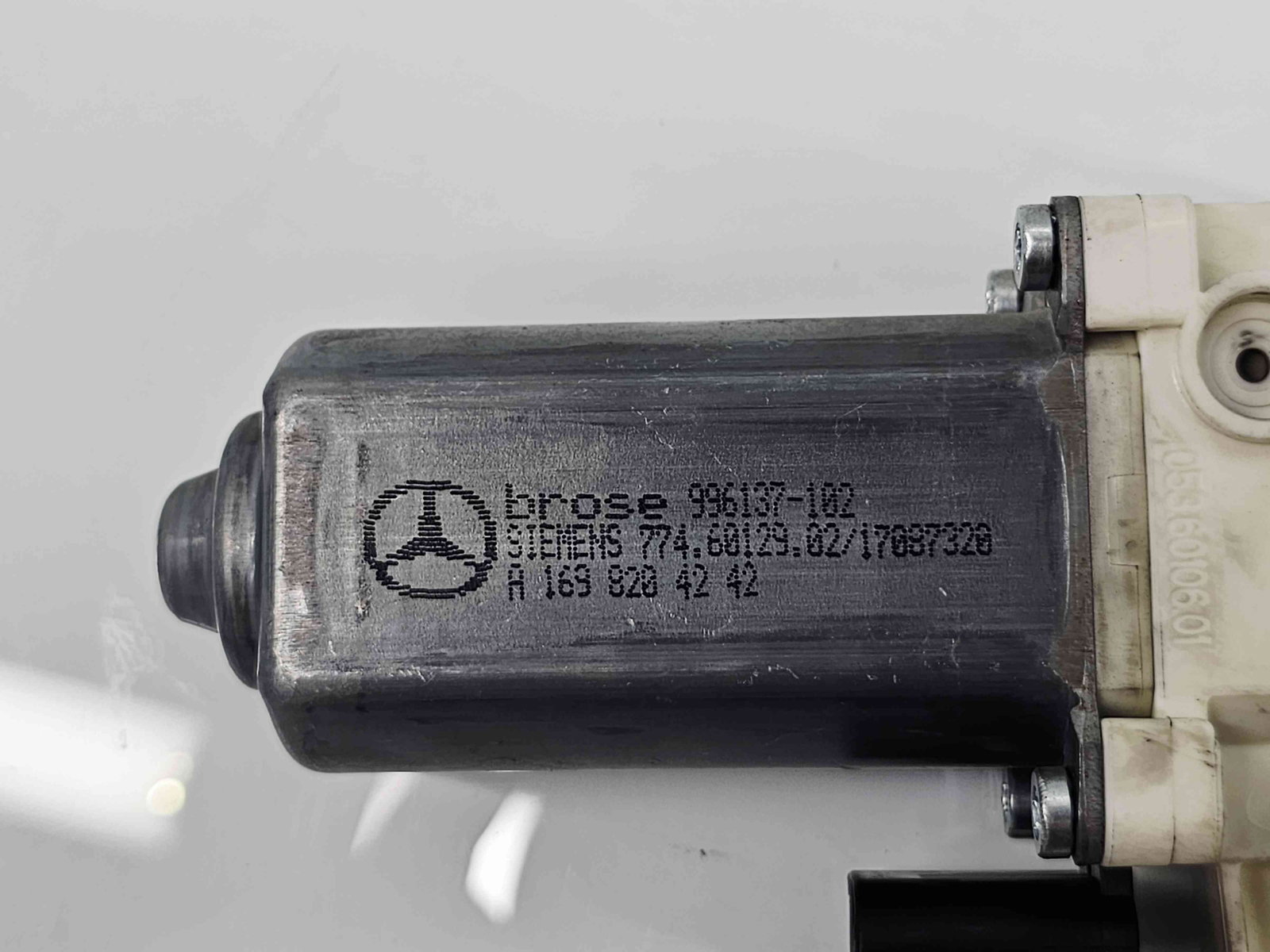 Motoras geam dreapta fata Mercedes Clasa B (W245) [Fabr 2005-2011] A1698204242 - imagine 5