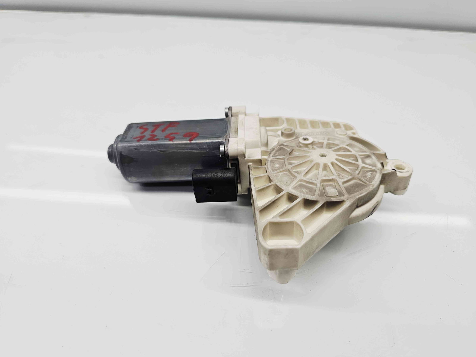 Motoras geam stanga fata Mercedes Clasa B (W245) [Fabr 2005-2011] A1698204142 - imagine 1