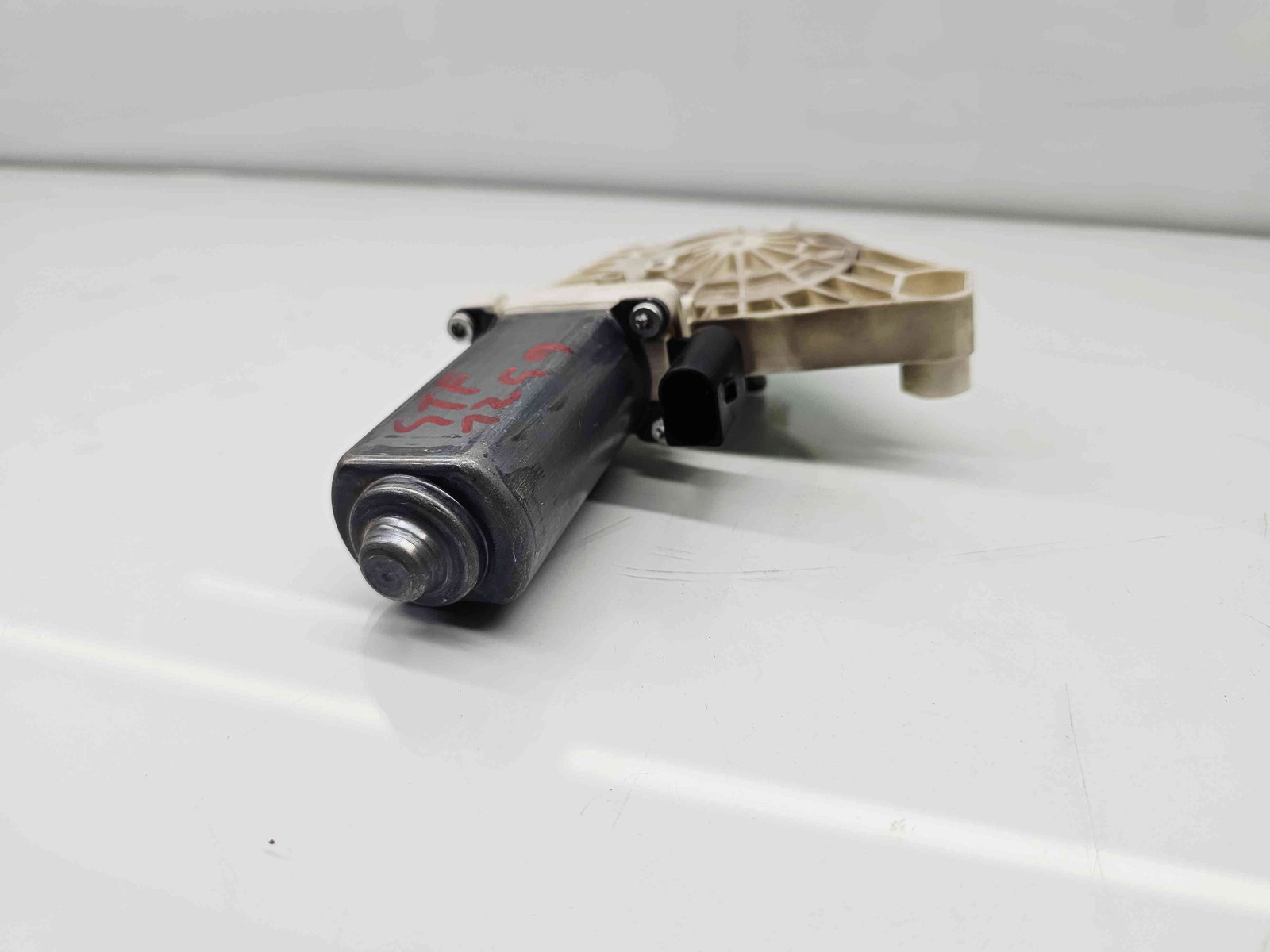 Motoras geam stanga fata Mercedes Clasa B (W245) [Fabr 2005-2011] A1698204142 - imagine 4