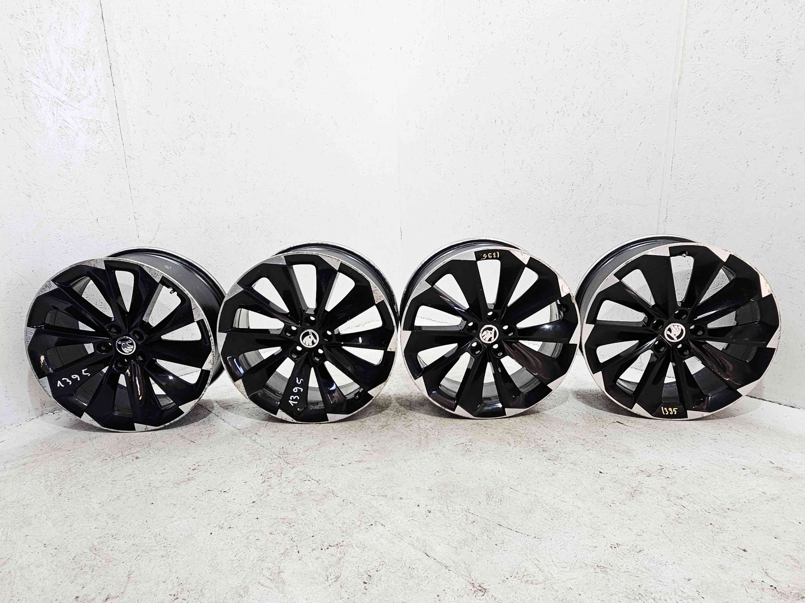 Set jante aliaj Skoda Superb III Combi (3V5) [Fabr 2015-2024] 5X112 / R19 / 8J / ET 44 - imagine 1