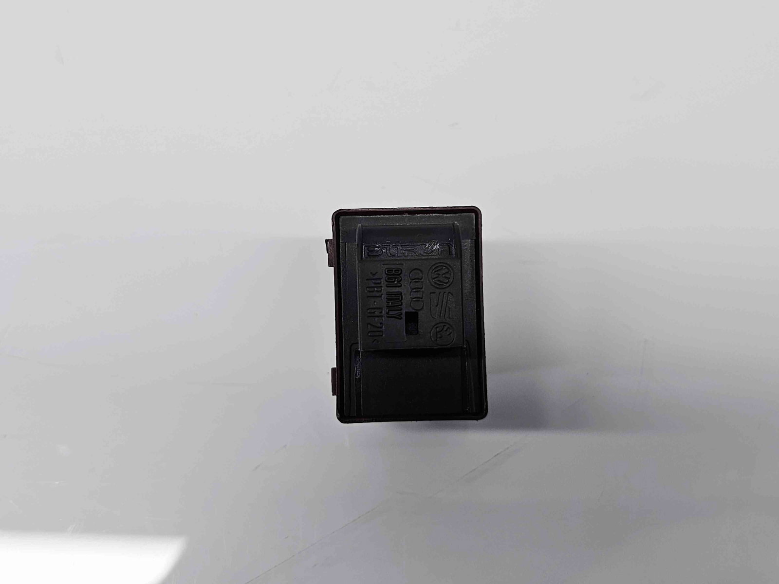 Buton deschidere portbagaj Audi A5 (8T3) [Fabr 2007-2015] 8K0959831B - imagine 3