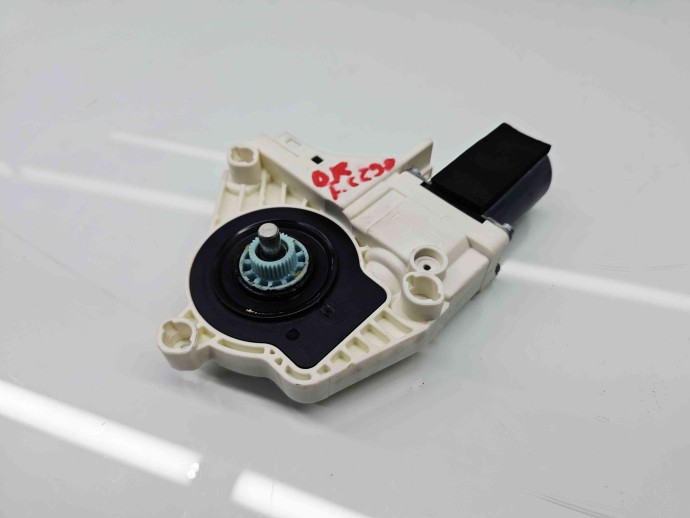 Motoras geam dreapta fata Audi A5 (8T3) [Fabr 2007-2015] 8T0959802B