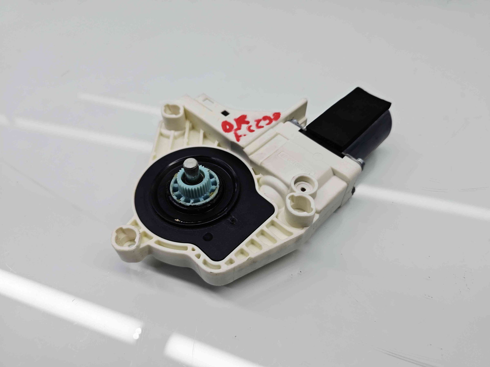 Motoras geam dreapta fata Audi A5 (8T3) [Fabr 2007-2015] 8T0959802B - imagine 2