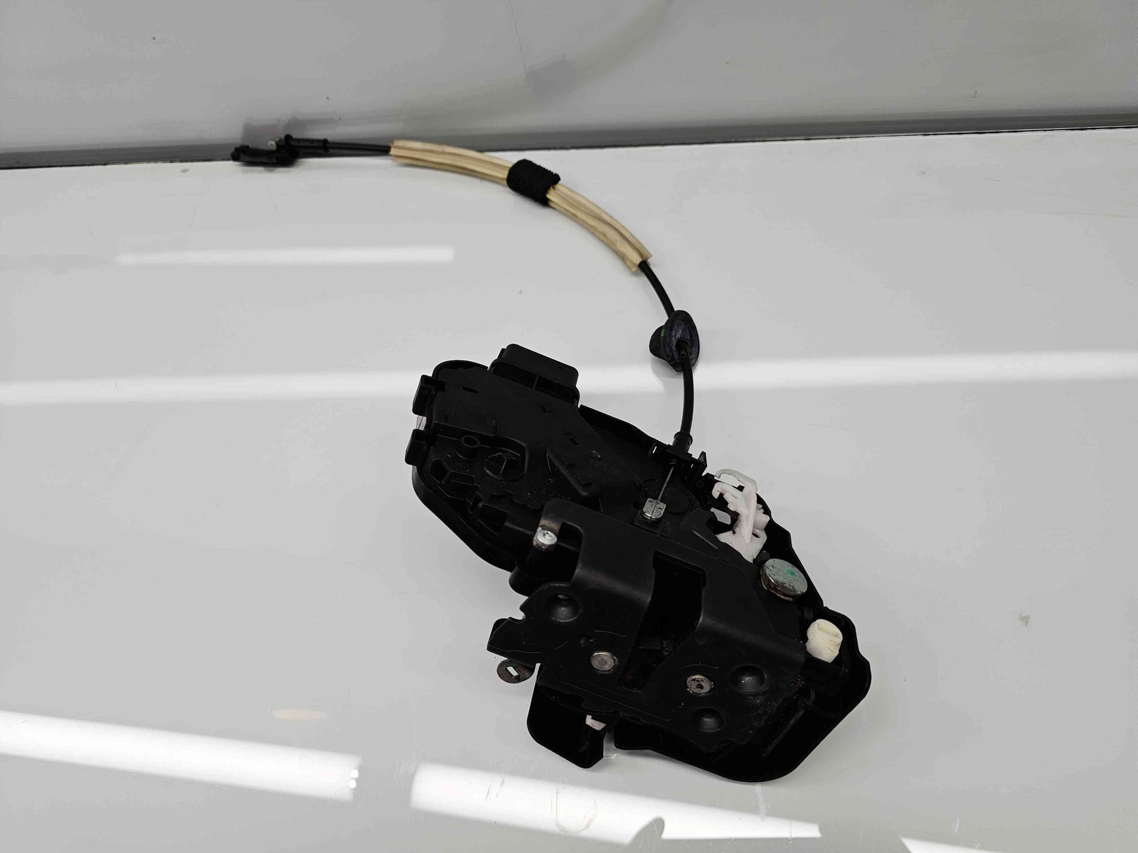 Broasca usa dreapta spate XC60 [Fabr 2008-2017] 30799318 - imagine 2