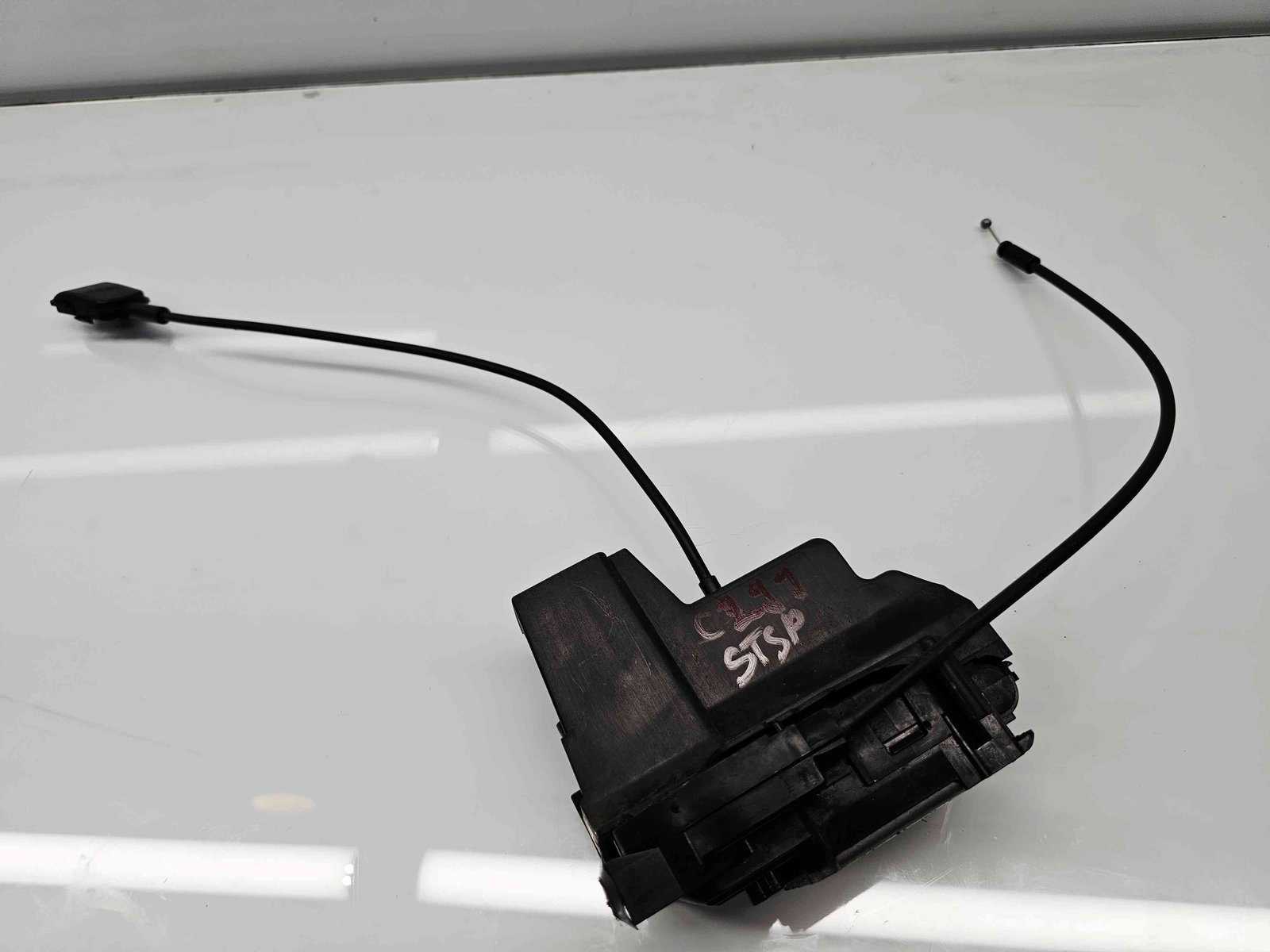 Broasca usa stanga spate Renault Megane 3 (B95) [Fabr 2008-2016] 825030024R - imagine 1