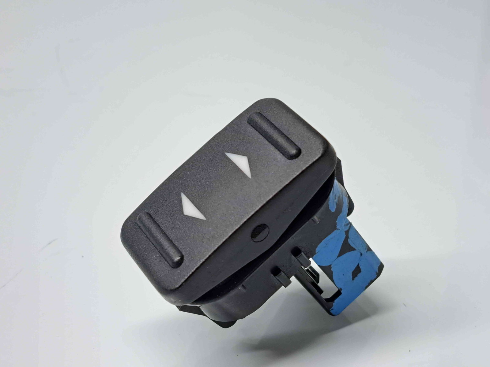 Buton geam dreapta fata Ford Mondeo 4 Sedan Facelift [Fabr 2007-2015] 6M2T-14529-AD - imagine 1