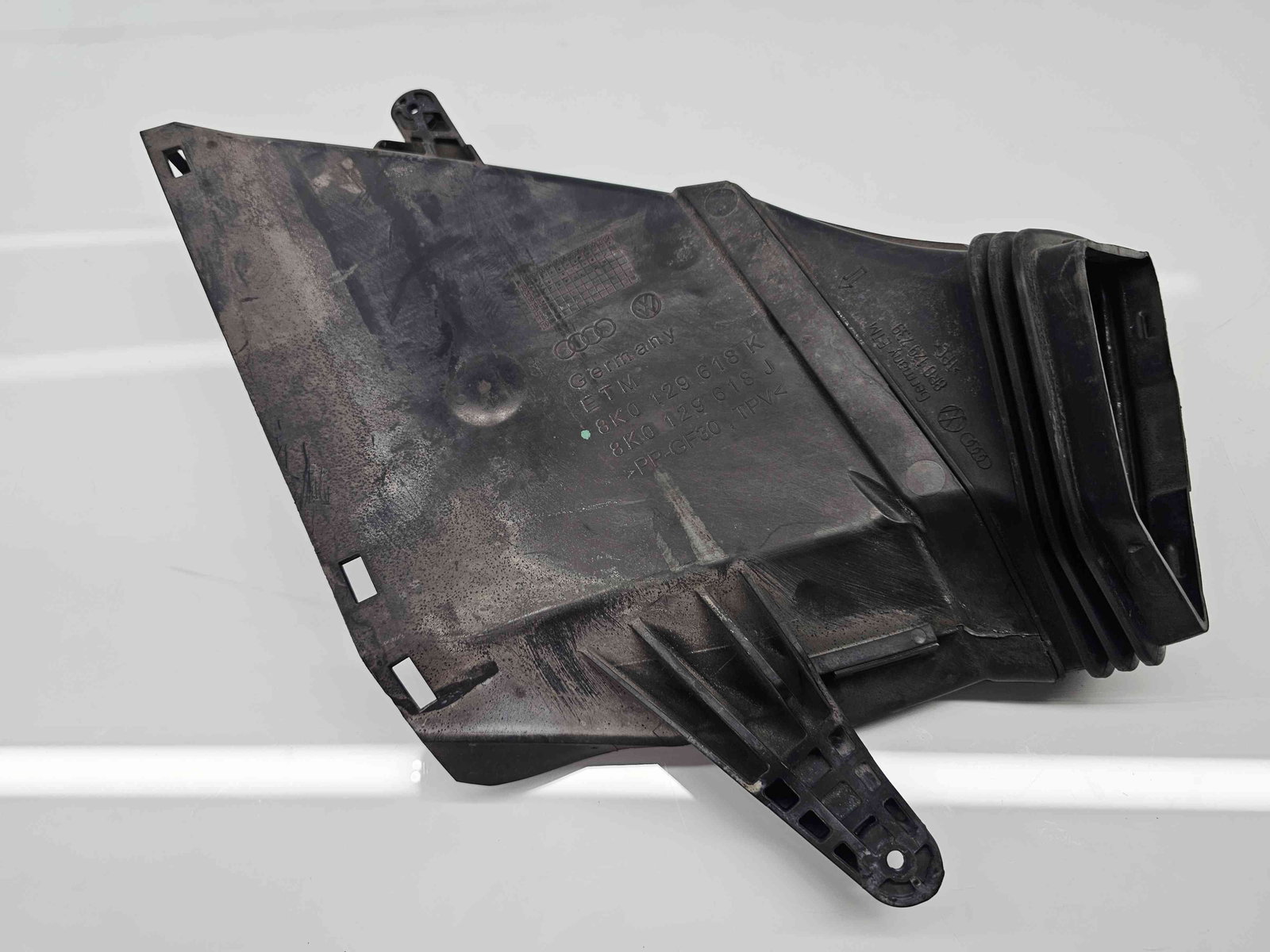 Difuzor captare aer Audi A5 (8T3) [Fabr 2007-2015] 8K0129618K - imagine 3