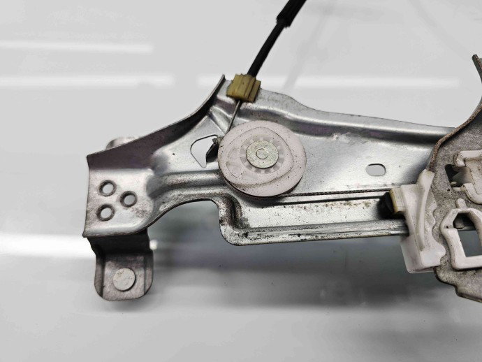 Macara electrica geam dreapta spate Renault Megane 3 (B95) [Fabr 2008-2016] 968717101 / 827200003