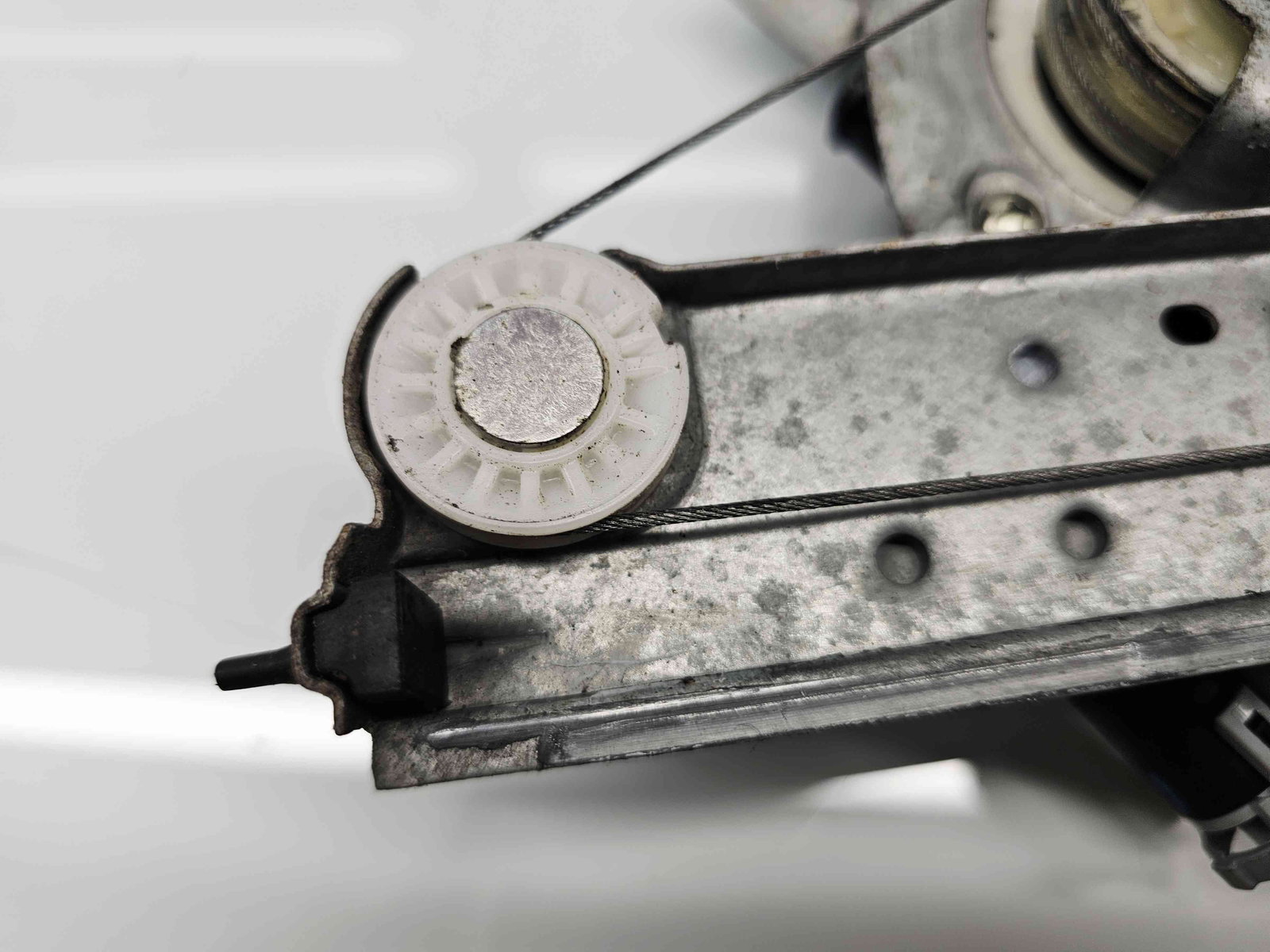 Macara electrica geam stanga spate Dacia Duster (PH2, H79) [Fabr 2013-2017] 128000841K / 827213586R - imagine 4