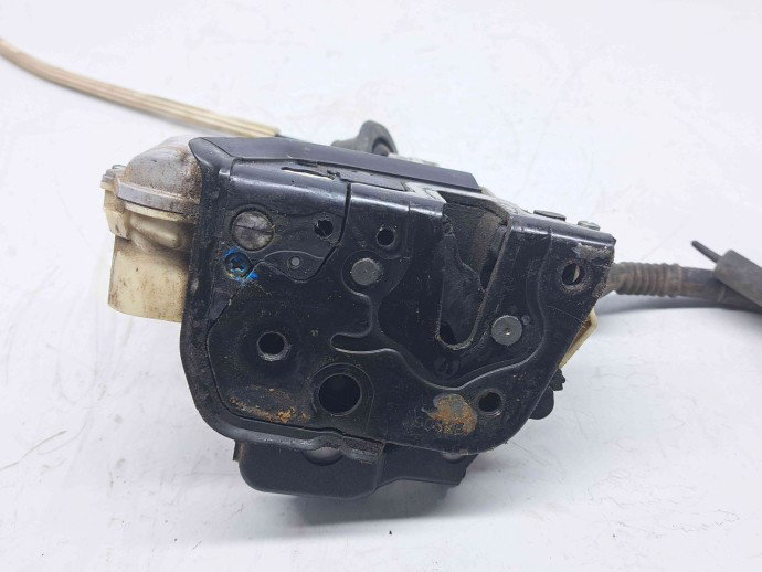 Broasca usa stanga fata Audi A6 (4F2, C6) [Fabr 2004-2010] 4F1837015