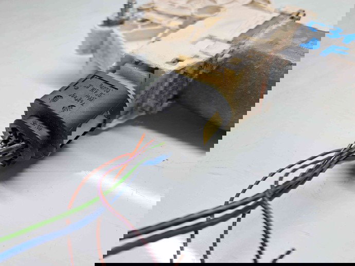 Motoras geam dreapta fata Bmw 1 (E81, E87) [Fabr 2004-2010] 0130822227