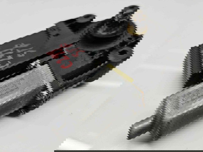 Motoras geam stanga fata Renault Megane 3 (B95) [Fabr 2008-2016] 0130822479