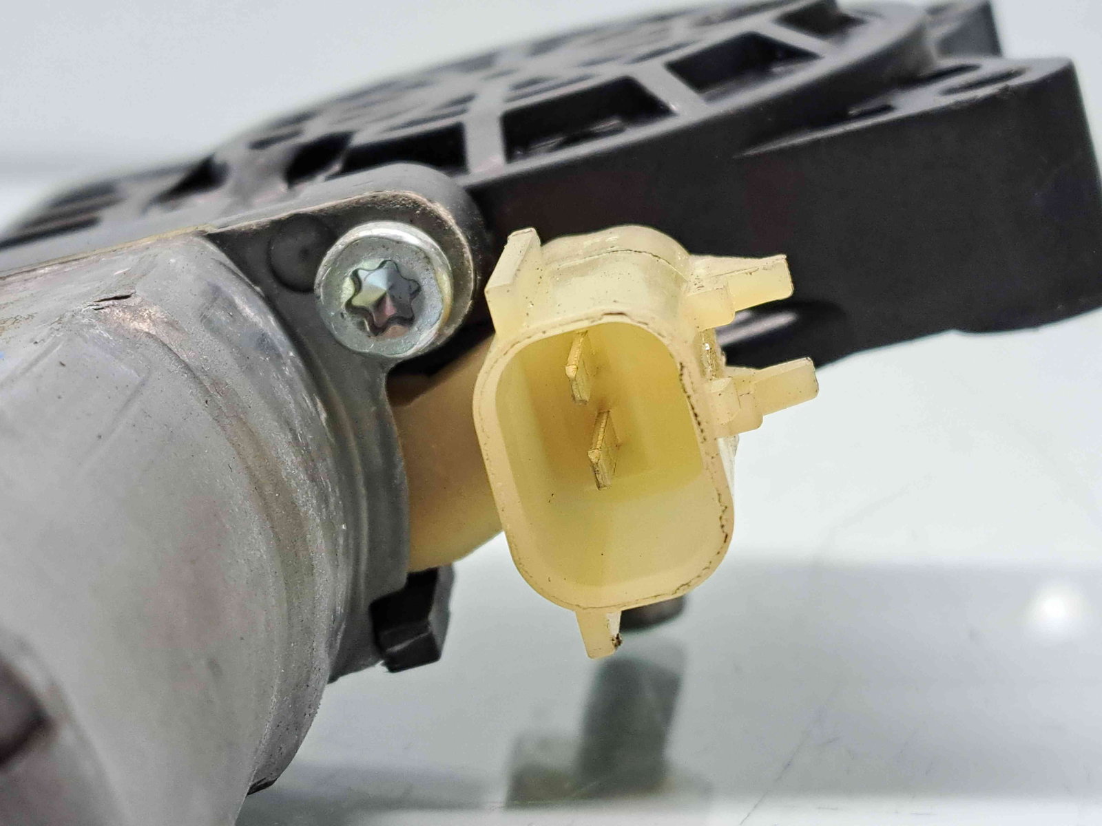 Motoras geam stanga spate Chevrolet Cruze (J300) [Fabr 2010-2016] 3130034192 - imagine 4