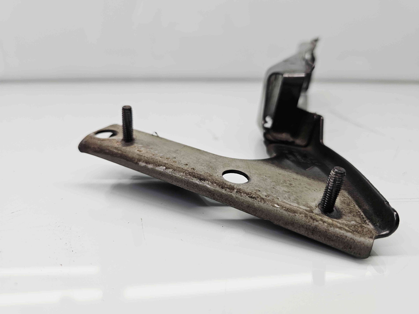 Suport aripa dreapta fata Audi A5 (8T3) [Fabr 2007-2015] 8T0821136G - imagine 2