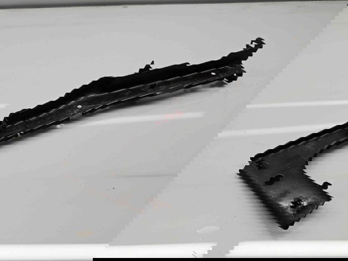 Suport aripa stanga fata Audi A5 (8T3) [Fabr 2007-2015] 8T0821135G