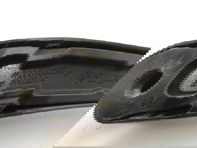 Brat stergator parbriz stanga A2138205302 Mercedes E220 W213 2.0 2016-2021