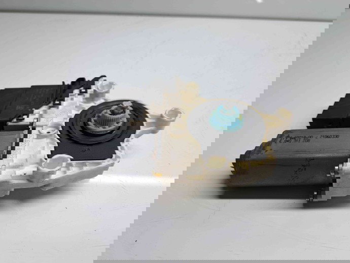 Motoras geam dreapta spate Seat Leon (1P1) [Fabr 2005-2011] Facelift 7746021800