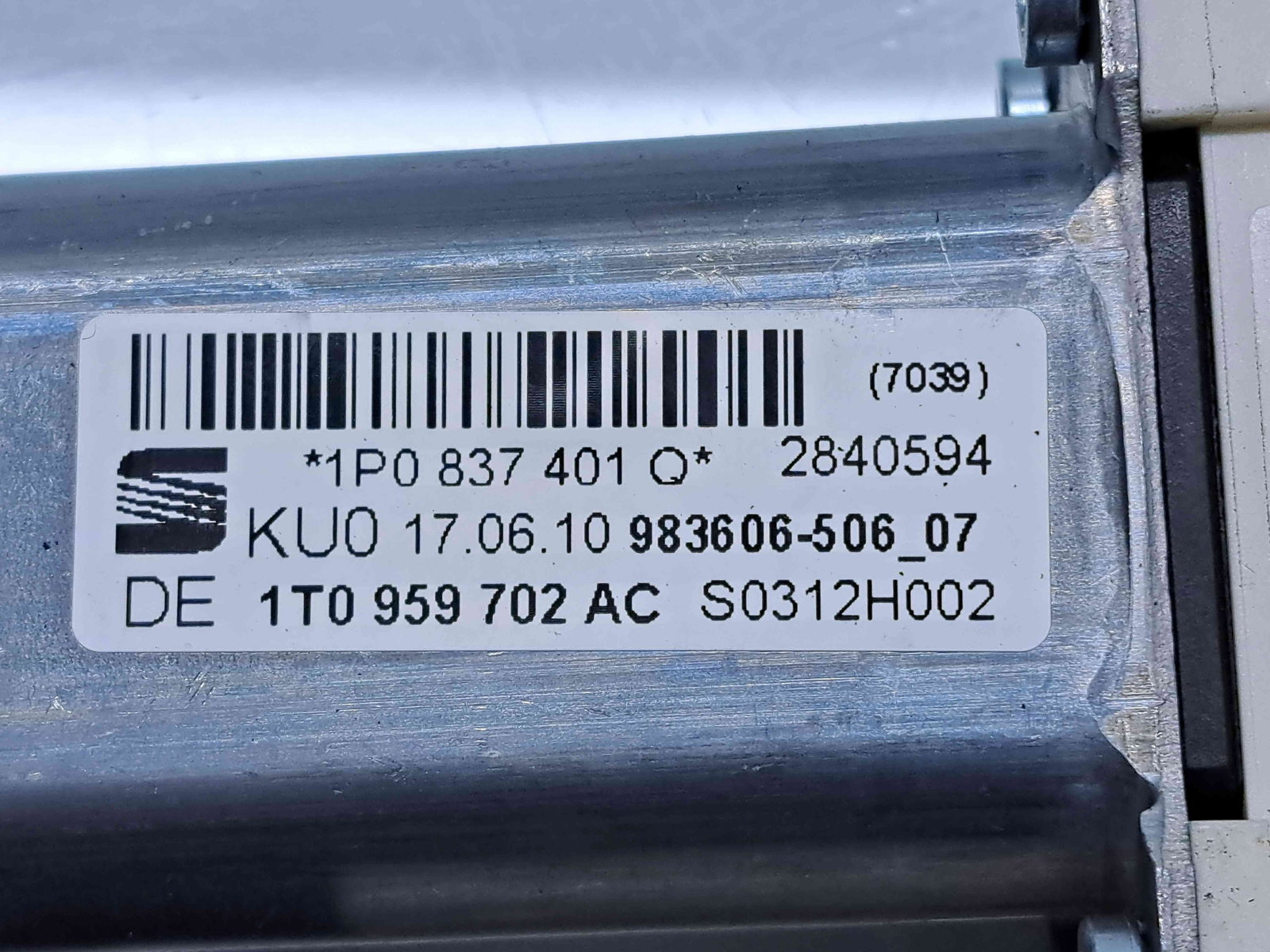 Motoras geam stanga fata Seat Leon (1P1) [Fabr 2005-2011] Facelift 1T0959702AC - imagine 4