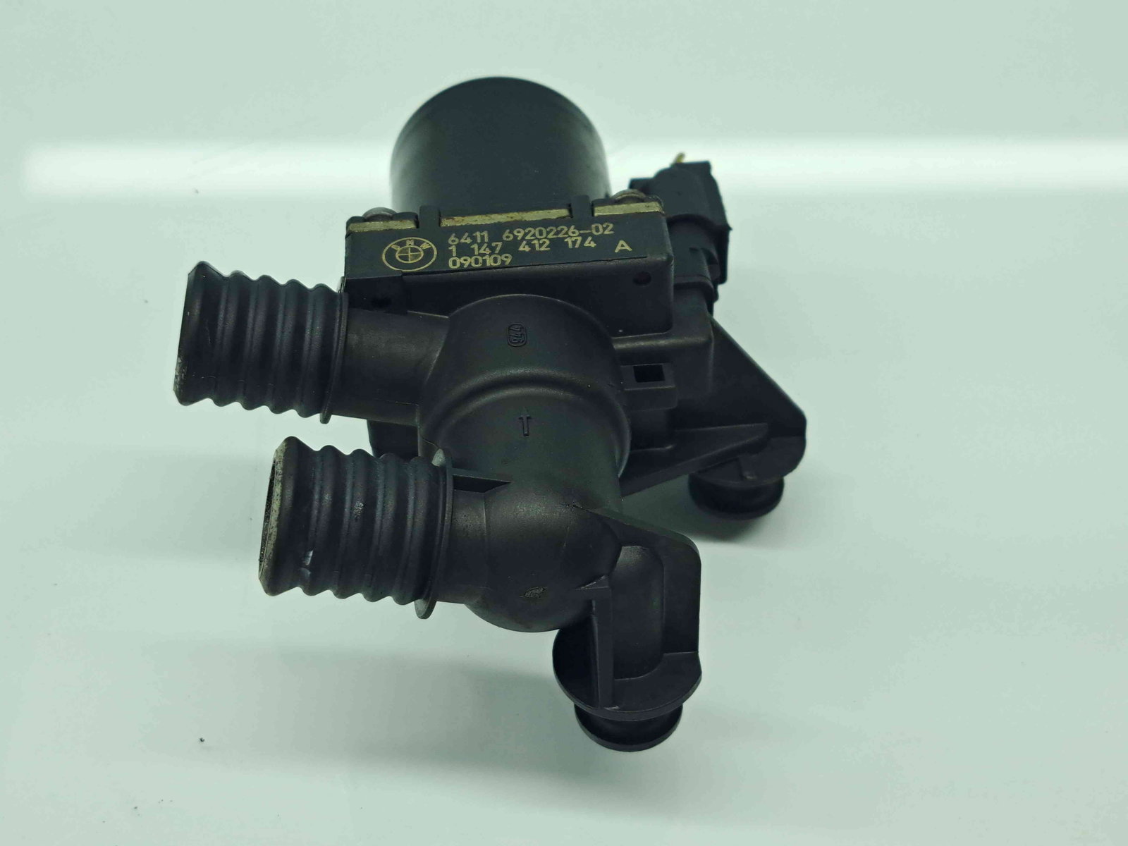 Pompa recirculare apa Bmw 5 (E60) [Fabr 2004-2010] 6920226 2.0 N47D 130KW / 177CP - imagine 1