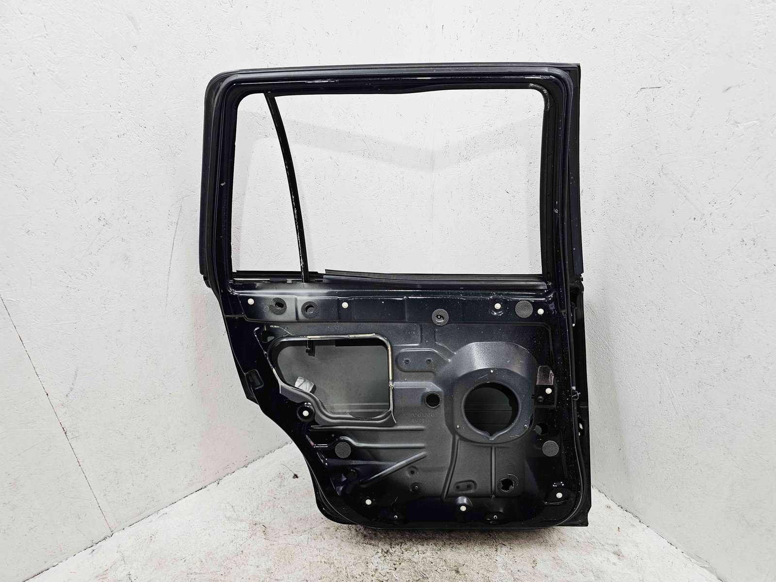 Usa stanga spate Volvo XC90 [Fabr 2002-2014] Black Sapphire Metal - imagine 6