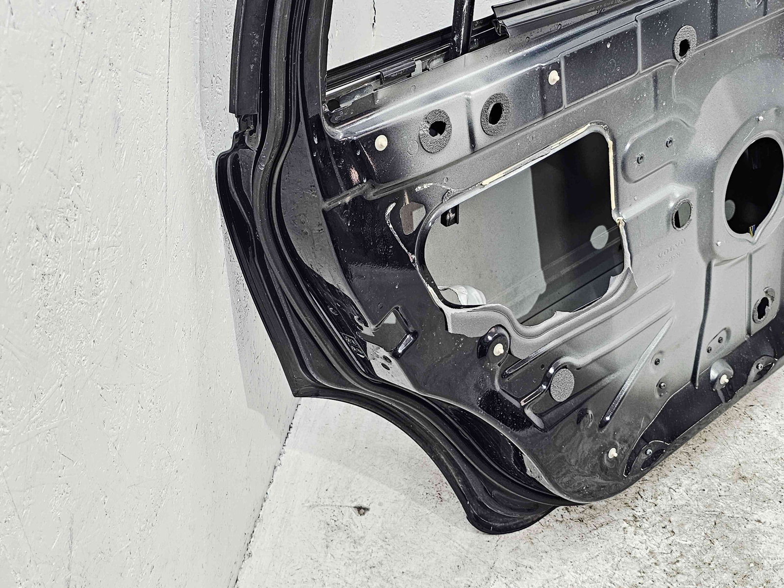 Usa stanga spate Volvo XC90 [Fabr 2002-2014] Black Sapphire Metal - imagine 8