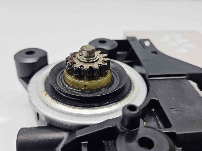 Motoras geam dreapta fata Ford Kuga I [Fabr 2008-2012] 979038100