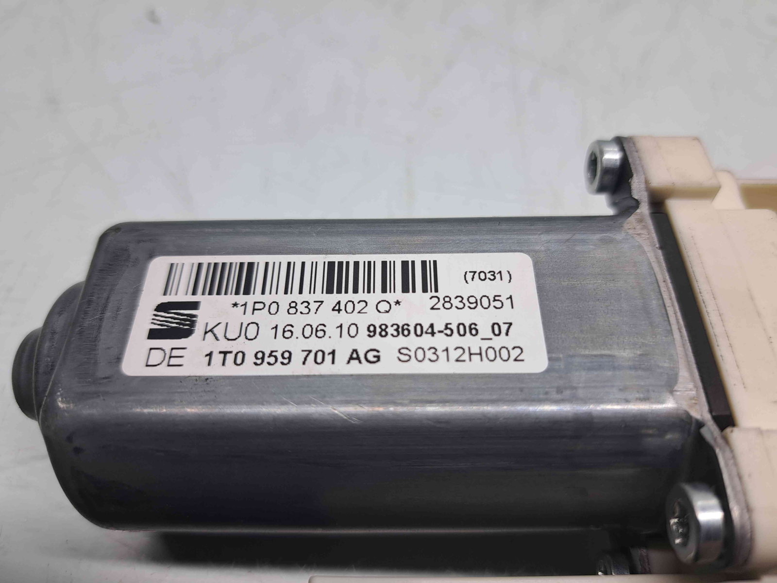 Motoras geam dreapta fata Seat Leon (1P1) [Fabr 2005-2011] Facelift 3C0959793A / 1P0837402 - imagine 7