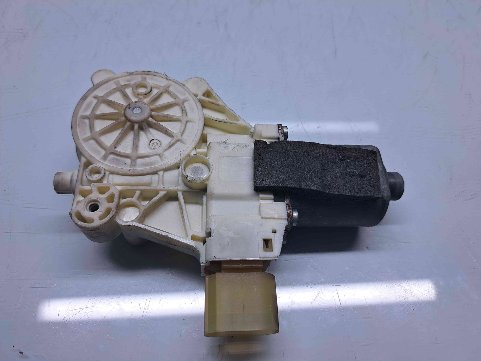 Motoras geam dreapta spate Ford S-Max 1 [Fabr 2006-2014] 0130822287 - imagine 1