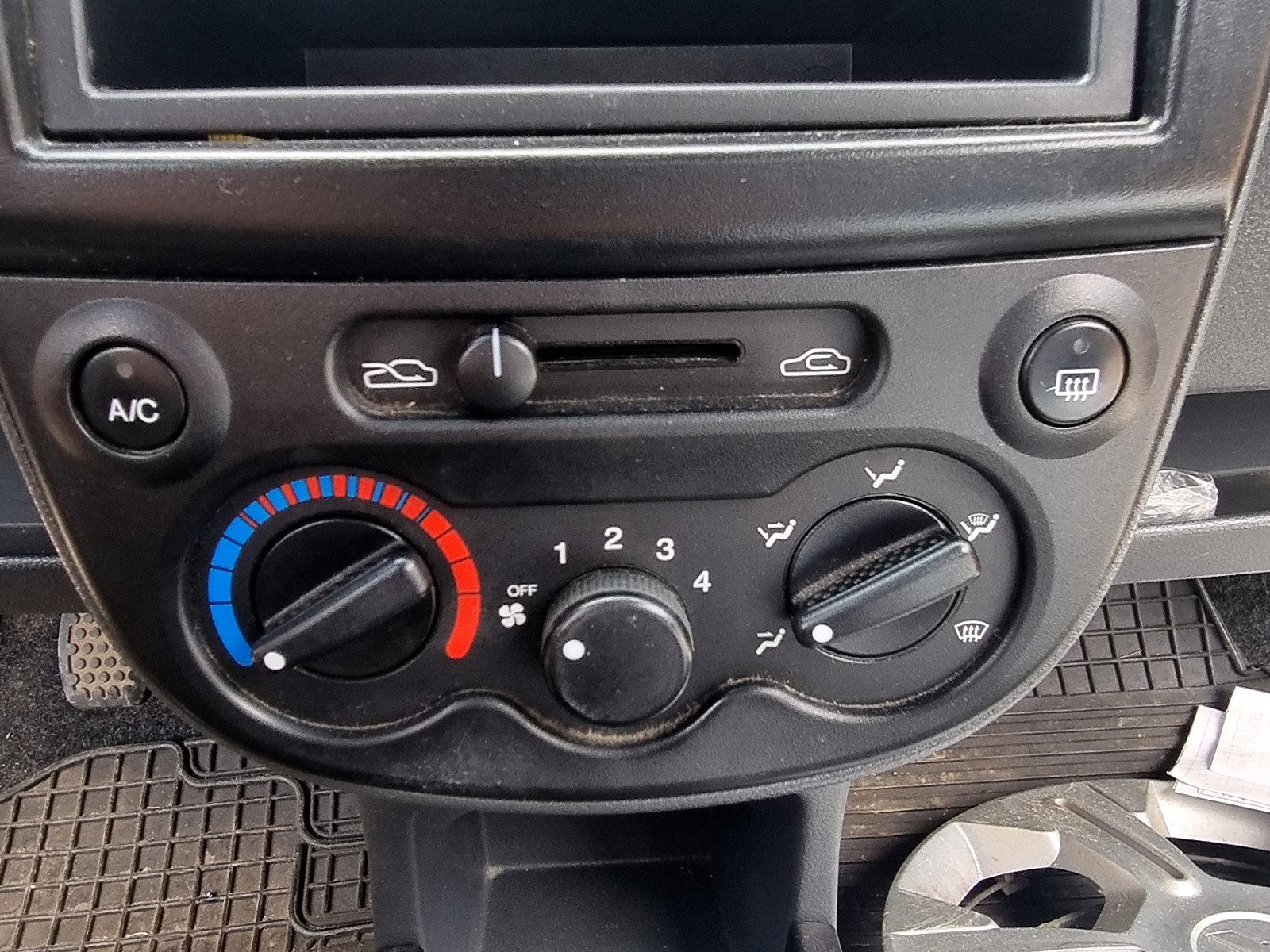 Panou comanda clima Chevrolet Spark (M200/250) [Fabr 2005-2009] 0.8 BENZ A08S3 38KW / 52CP