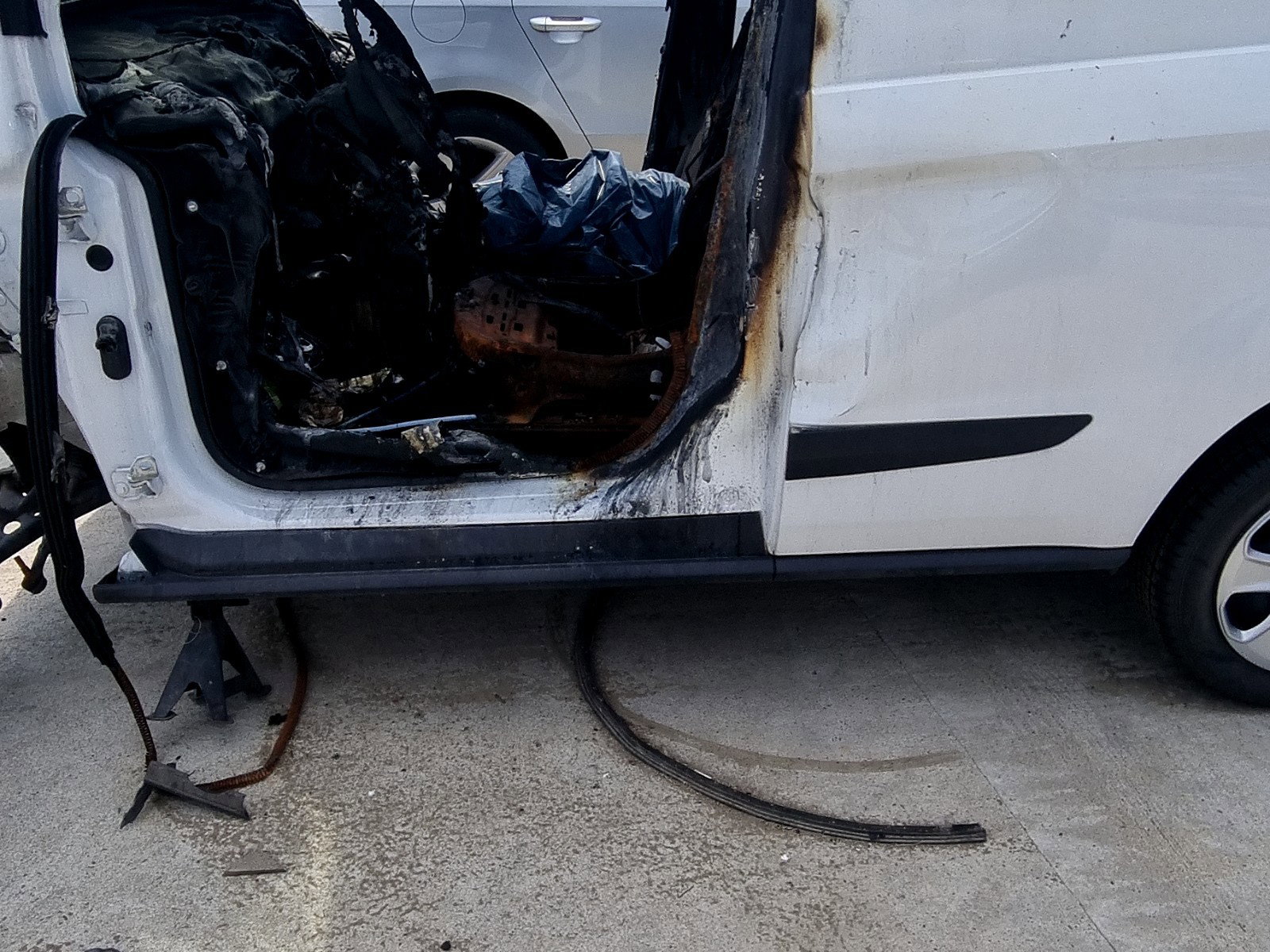 Prag lateral stanga Ford Tourneo Courier [Fabr 2014-2020] 1.0 Benz M1DA 74 KW / 100CP - imagine 1