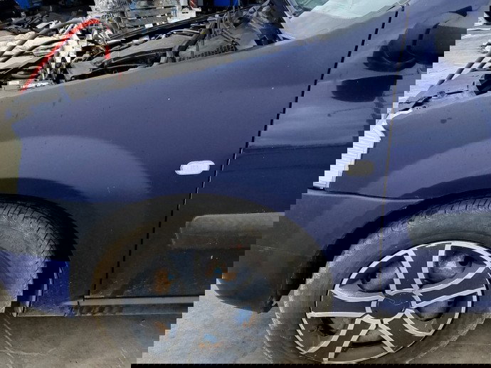 Aripa stanga fata Dacia Logan MCV (KS) [Fabr 2007-2012] 1.6 Benz K7M710 64KW / 87CP