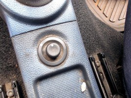 Buton reglaj oglinzi Dacia Logan MCV (KS) [Fabr 2007-2012] 1.6 Benz K7M710 64KW / 87CP