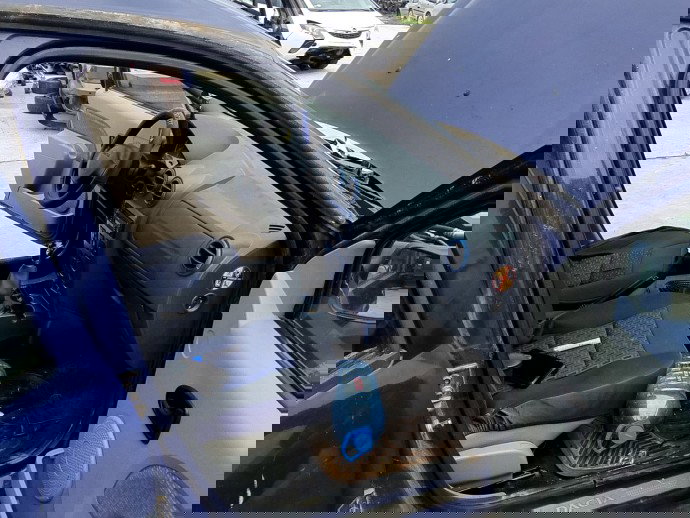 Cheder usa dreapta fata Dacia Logan MCV (KS) [Fabr 2007-2012] 1.6 Benz K7M710 64KW / 87CP