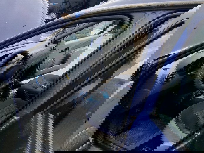 Cheder usa stanga fata Dacia Logan MCV (KS) [Fabr 2007-2012] 1.6 Benz K7M710 64KW / 87CP