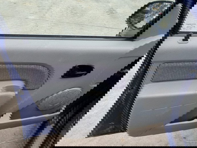 Tapiterie usa stanga fata Dacia Logan MCV (KS) [Fabr 2007-2012] 1.6 Benz K7M710 64KW / 87CP