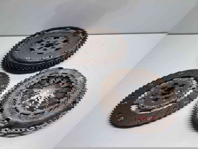 Kit ambreiaj volanta masa dubla Dacia Duster (PH2, H79) [Fabr 2013-2017] 302052316R 1.5 DCI K9K-899 81KW / 110CP