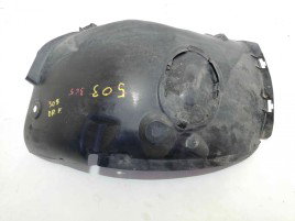 Carenaj roata dreapta fata 8200415287 Renault Megane 2 1.4 K4J 2002-2008