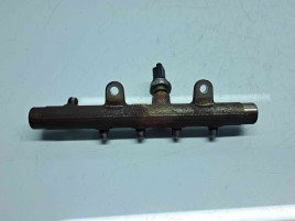 Rampa injectoare Dacia Duster (PH2, H79) [Fabr 2013-2017] 8200704212 1.5 DCI K9K-899 81KW / 110CP