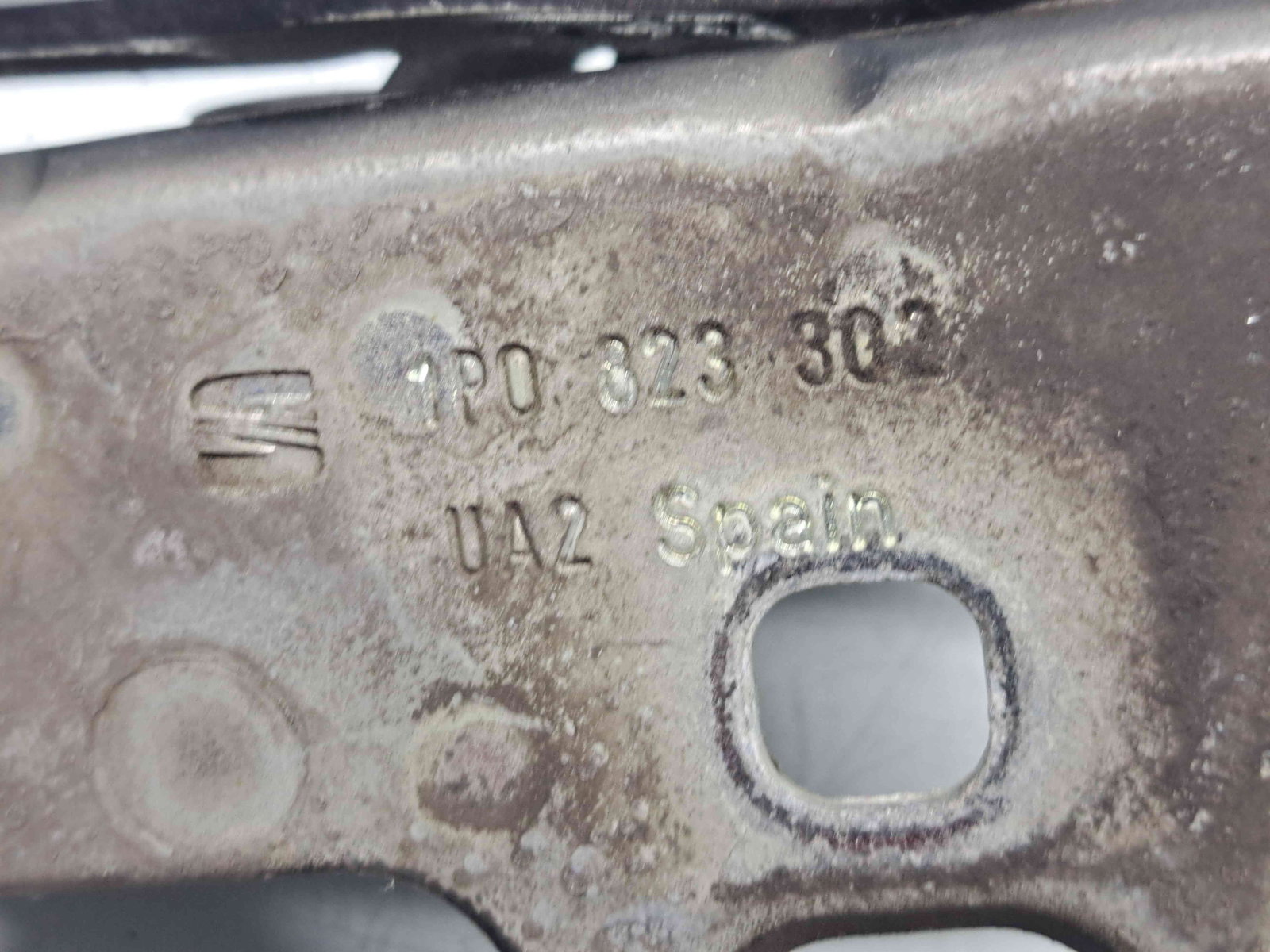 Set balamale capota Seat Leon (1P1) [Fabr 2005-2011] Facelift 1P0823302 / 1P0823301 - imagine 4