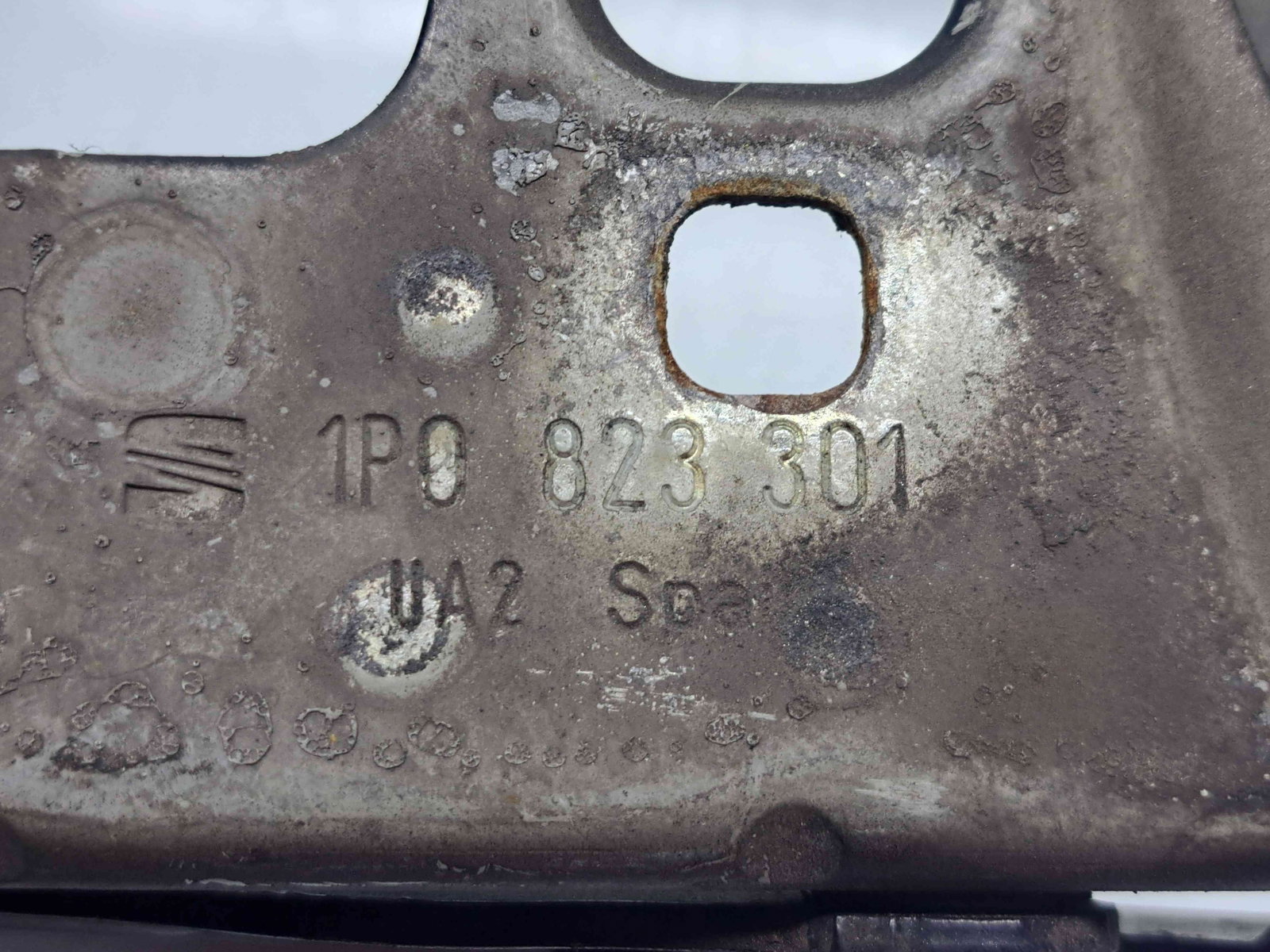 Set balamale capota Seat Leon (1P1) [Fabr 2005-2011] Facelift 1P0823302 / 1P0823301 - imagine 5