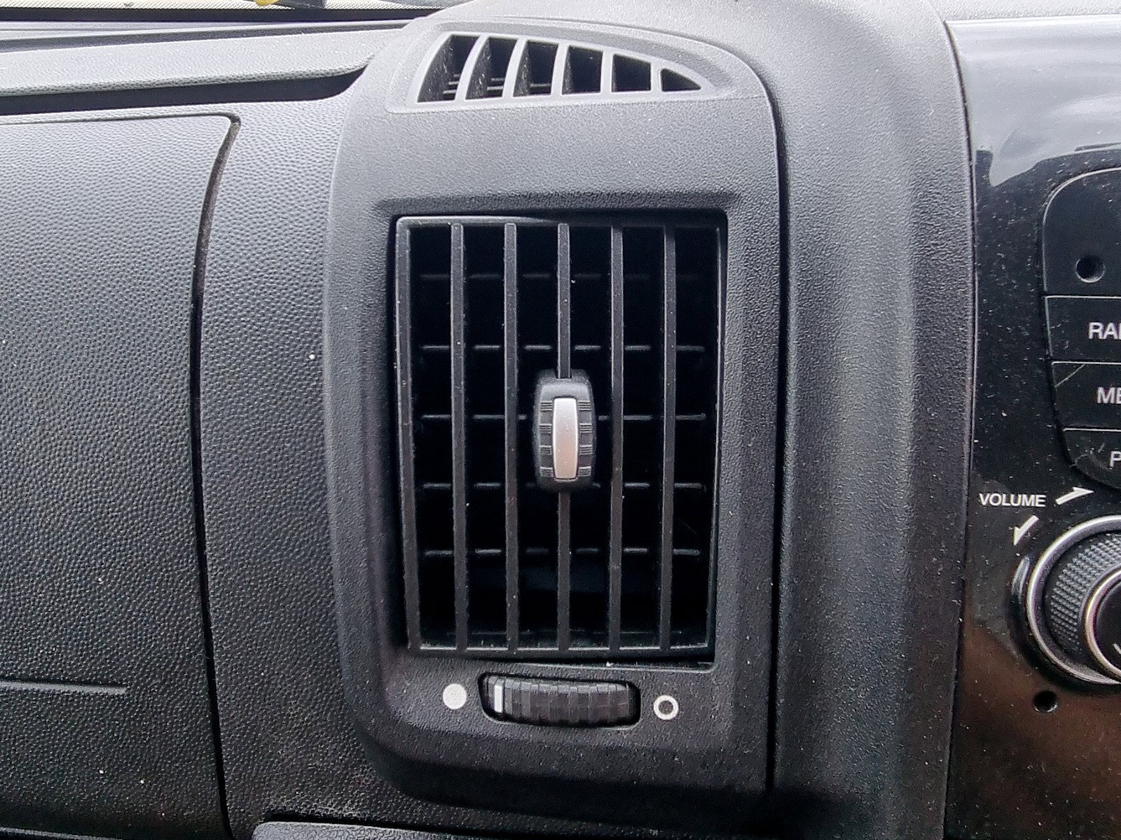 Grila aerisire centrala stanga PEUGEOT Boxer [Fabr 2006-prezent] 2.2 HDI 4HU 81KW / 110CP