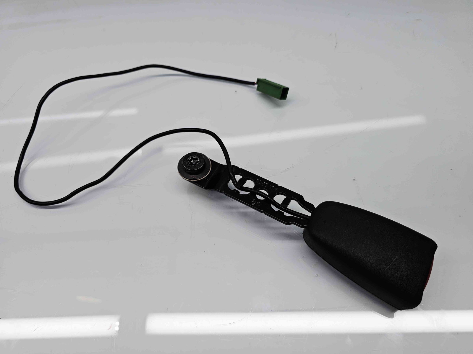 Capsa centura stanga fata Volvo XC90 [Fabr 2002-2014] OEM - imagine 2