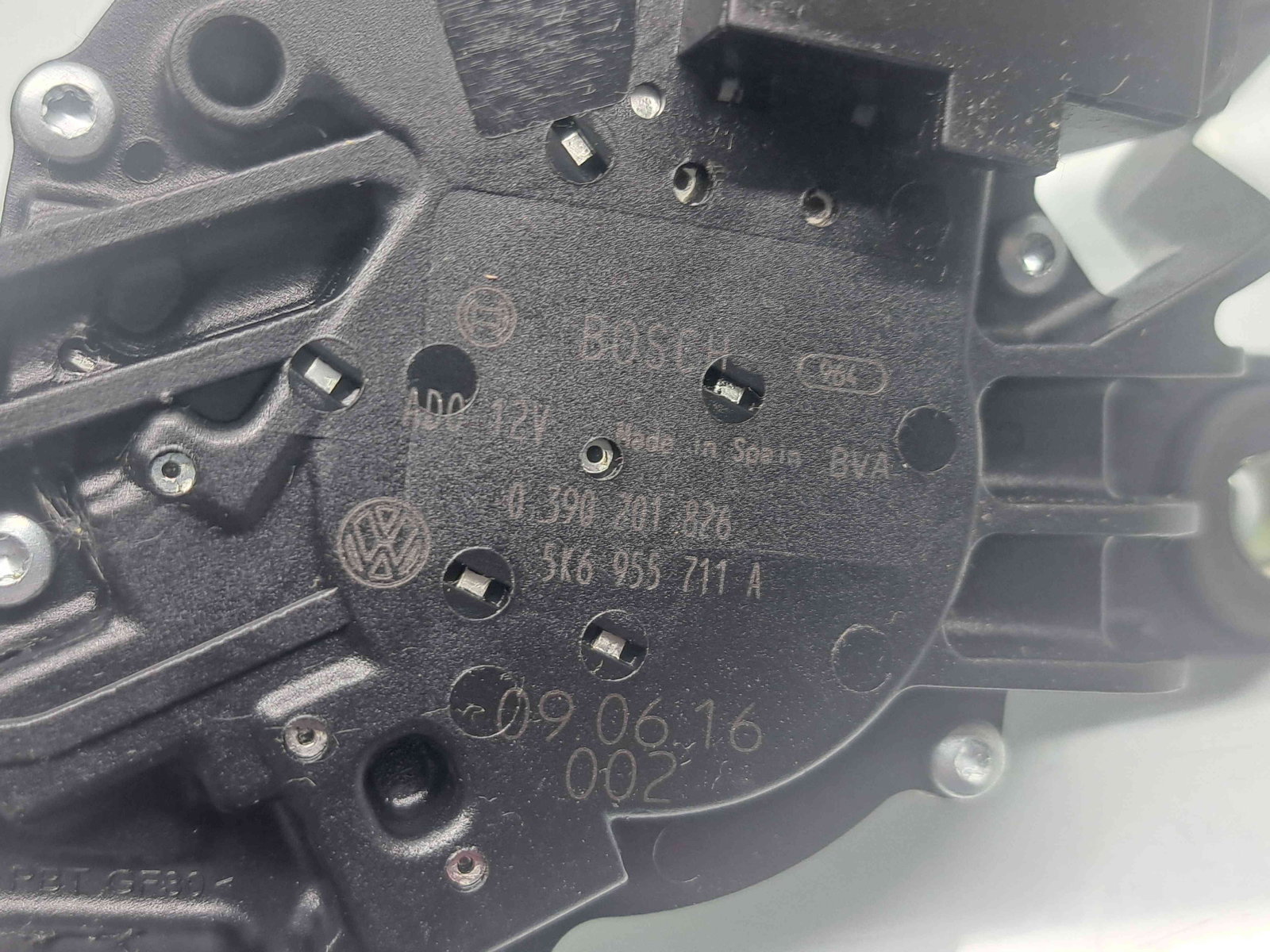 Motoras stergator haion Volkswagen Golf 6 (5K1) [Fabr 2009-2013] 5K6955711A - imagine 5