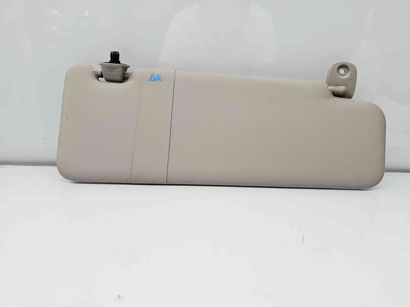 Parasolar dreapta Dacia Logan II MCV BK (K52) [Fabr 2013-2022] Facelift 964004591R - imagine 1